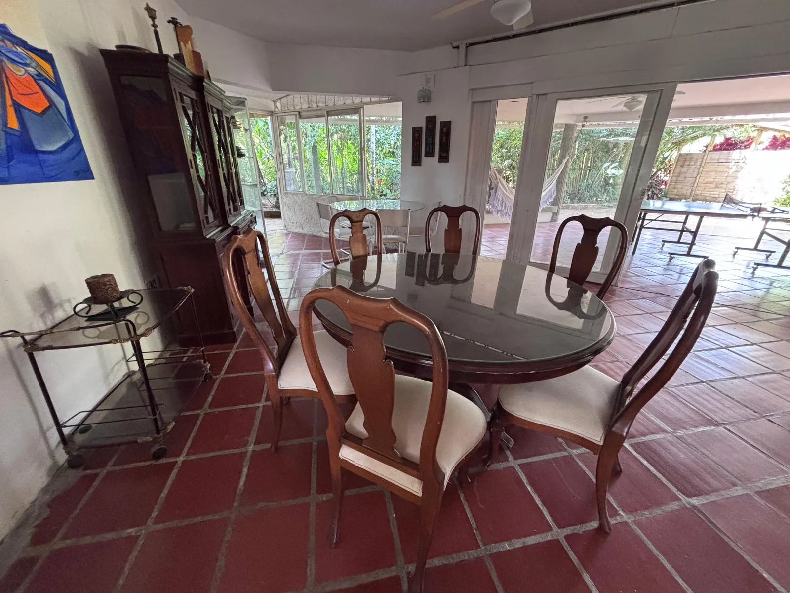 Comedor amplio del salón de El Refugio